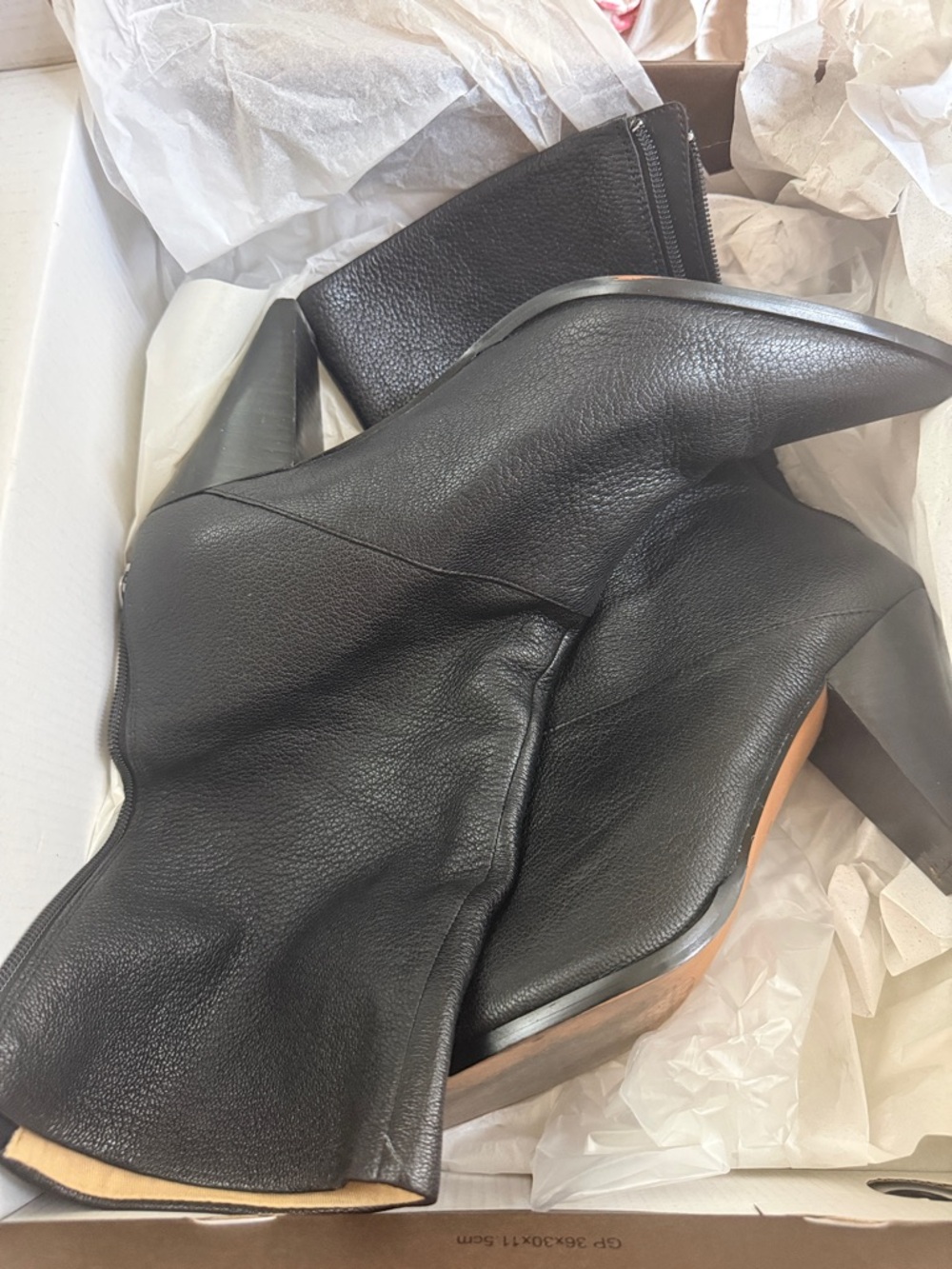 Linea Paulo Serena Black Leather Bootie like New worn once for shoot size 11 - Picture 2 of 4